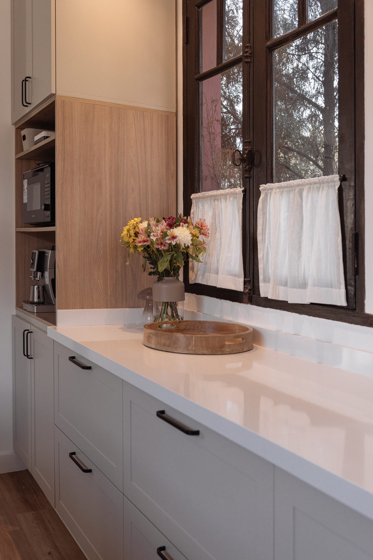 Cocina del Proyecto Ituzaingó, detalle de carpintería de madera